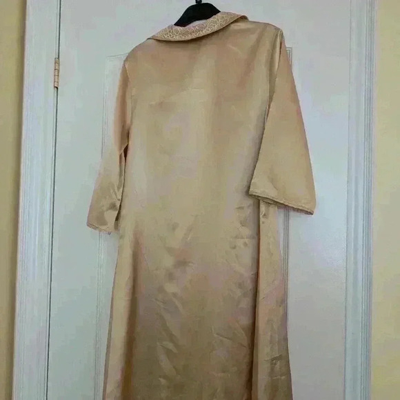 Vintage vanity fair gold robe size  medium - Picture 9 of 9
